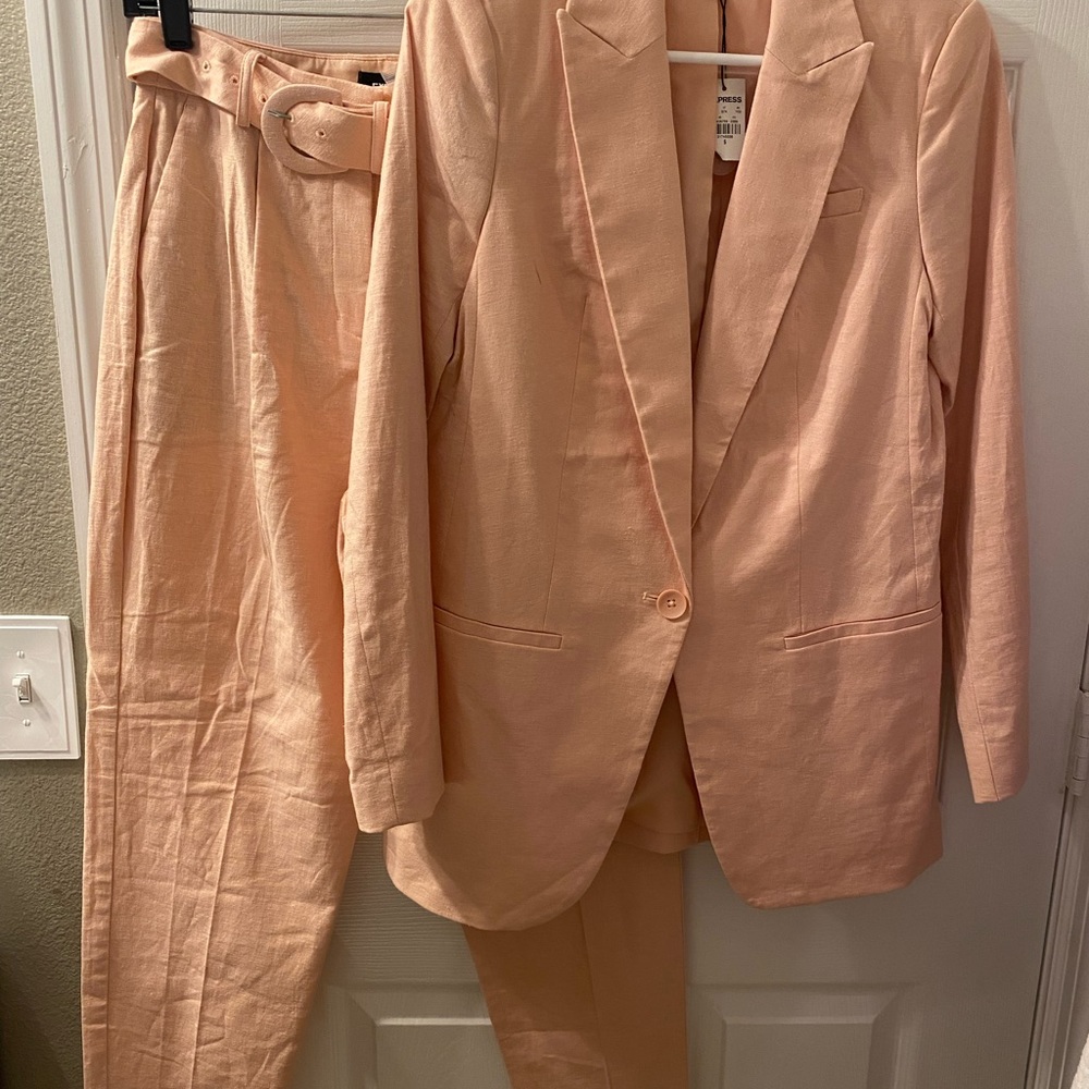 NWT Express light pink linen suit